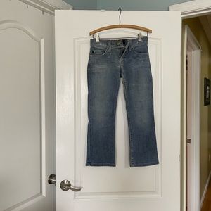 Womens’ capri jeans